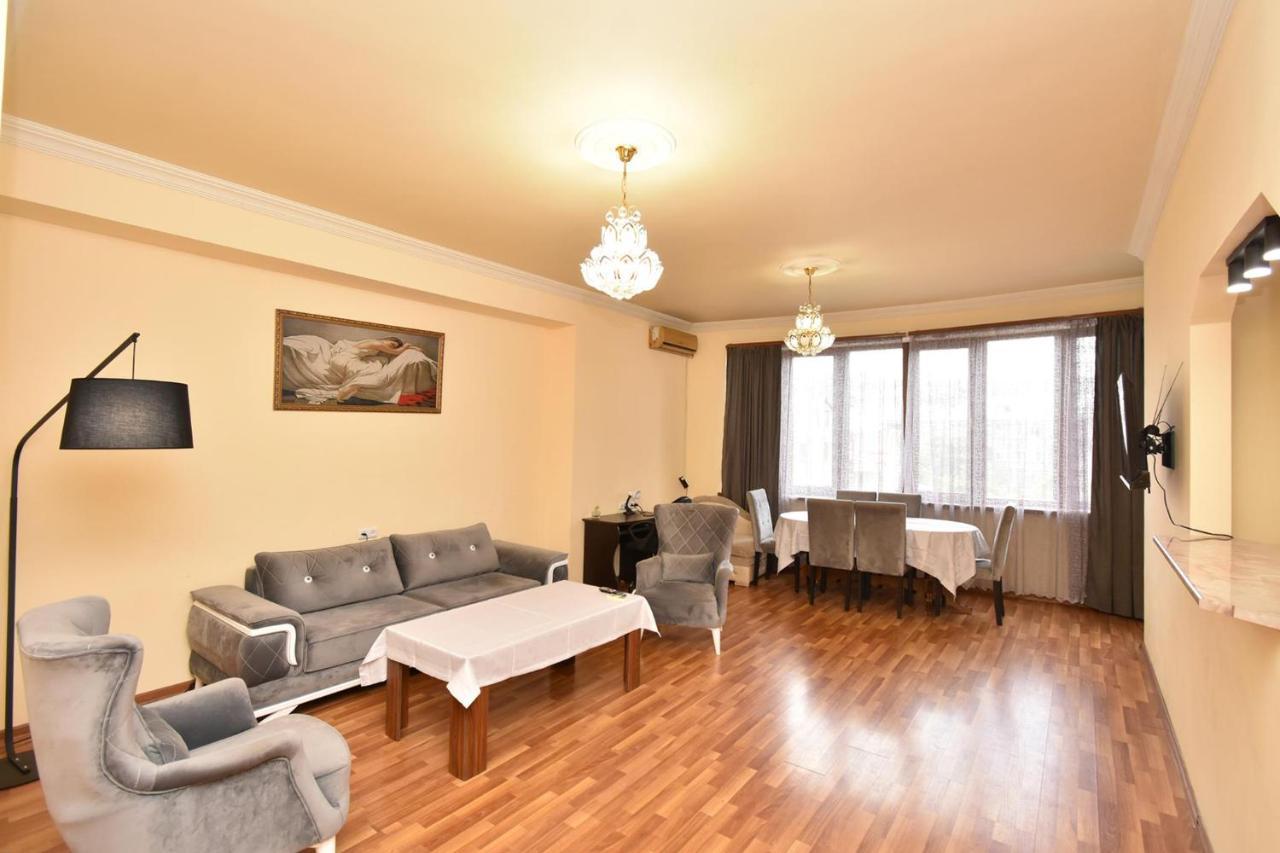 Appartamento Teryan 68/3 2 Erevan Esterno foto