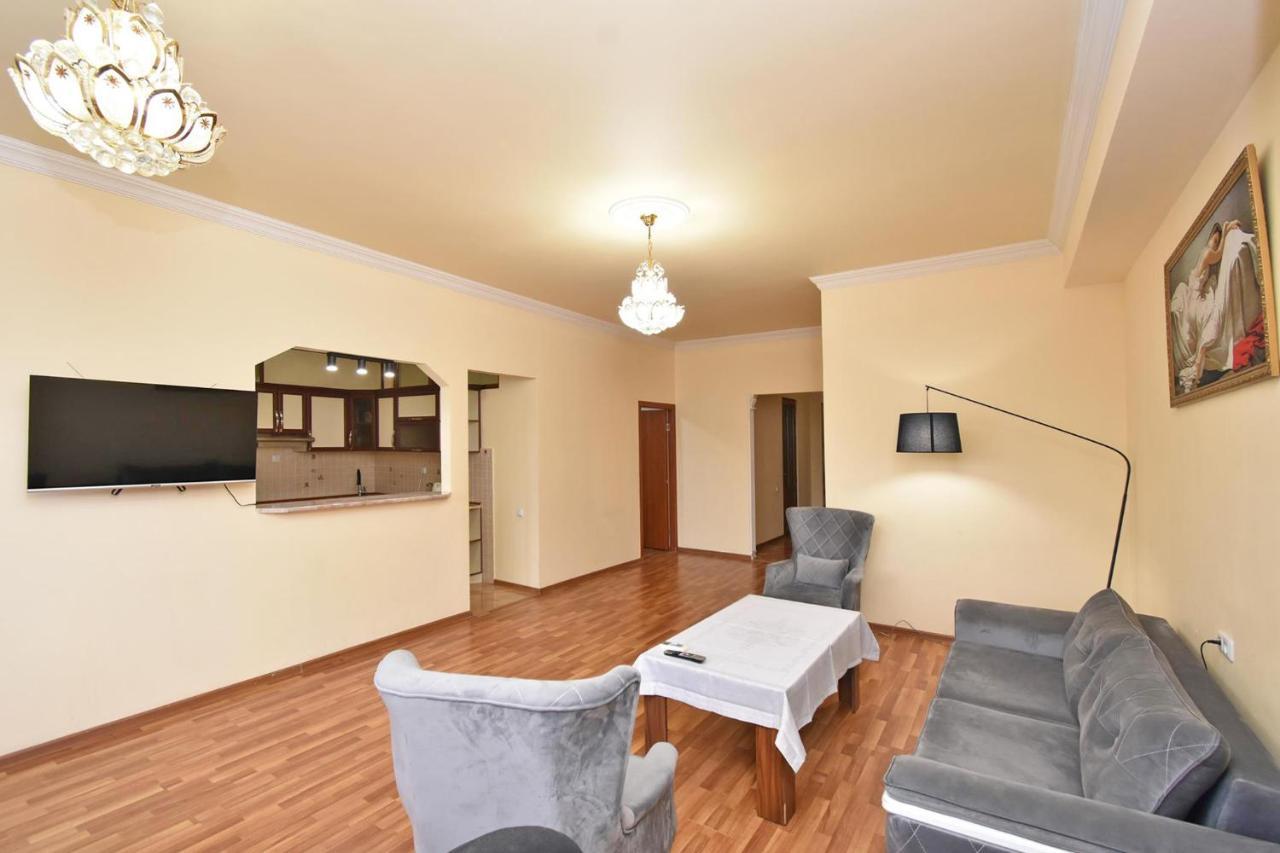 Appartamento Teryan 68/3 2 Erevan Esterno foto